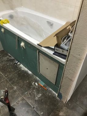 Люк под плитку Нажимной Секрет-Лайт 450*400 Люк под плитку Нажимной Секрет-Лайт 450*400